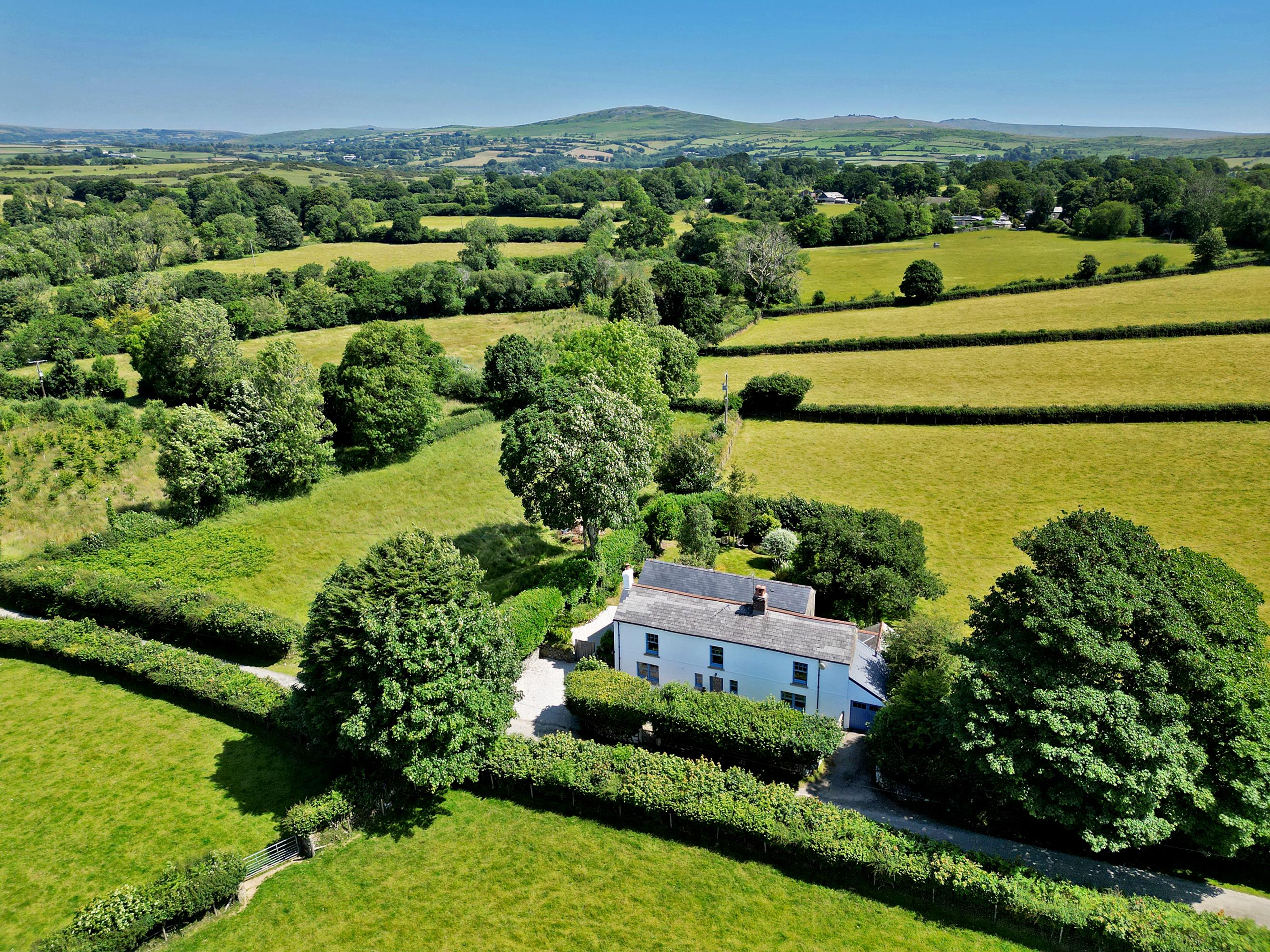 5 bedroom flat for sale