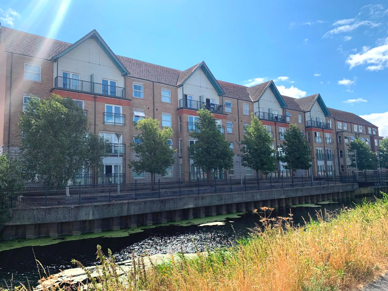 2 bed flat for sale