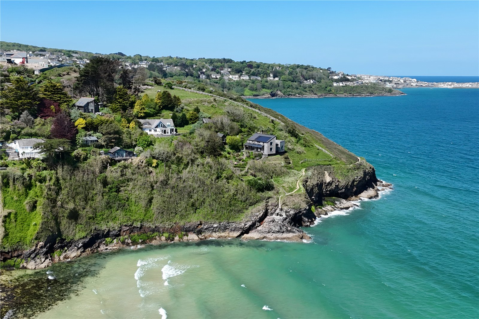 5 bedroom detached house for sale 0