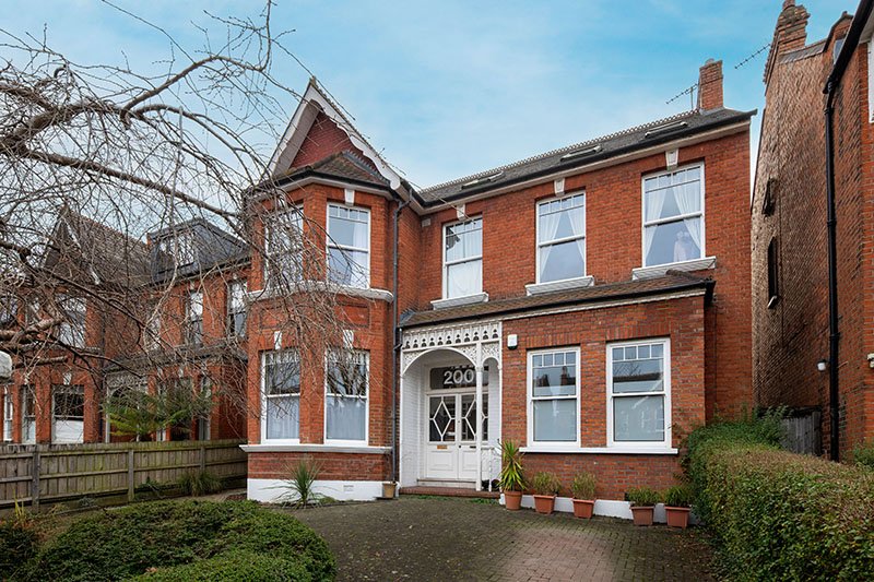 5 bedroom detached house for sale 0
