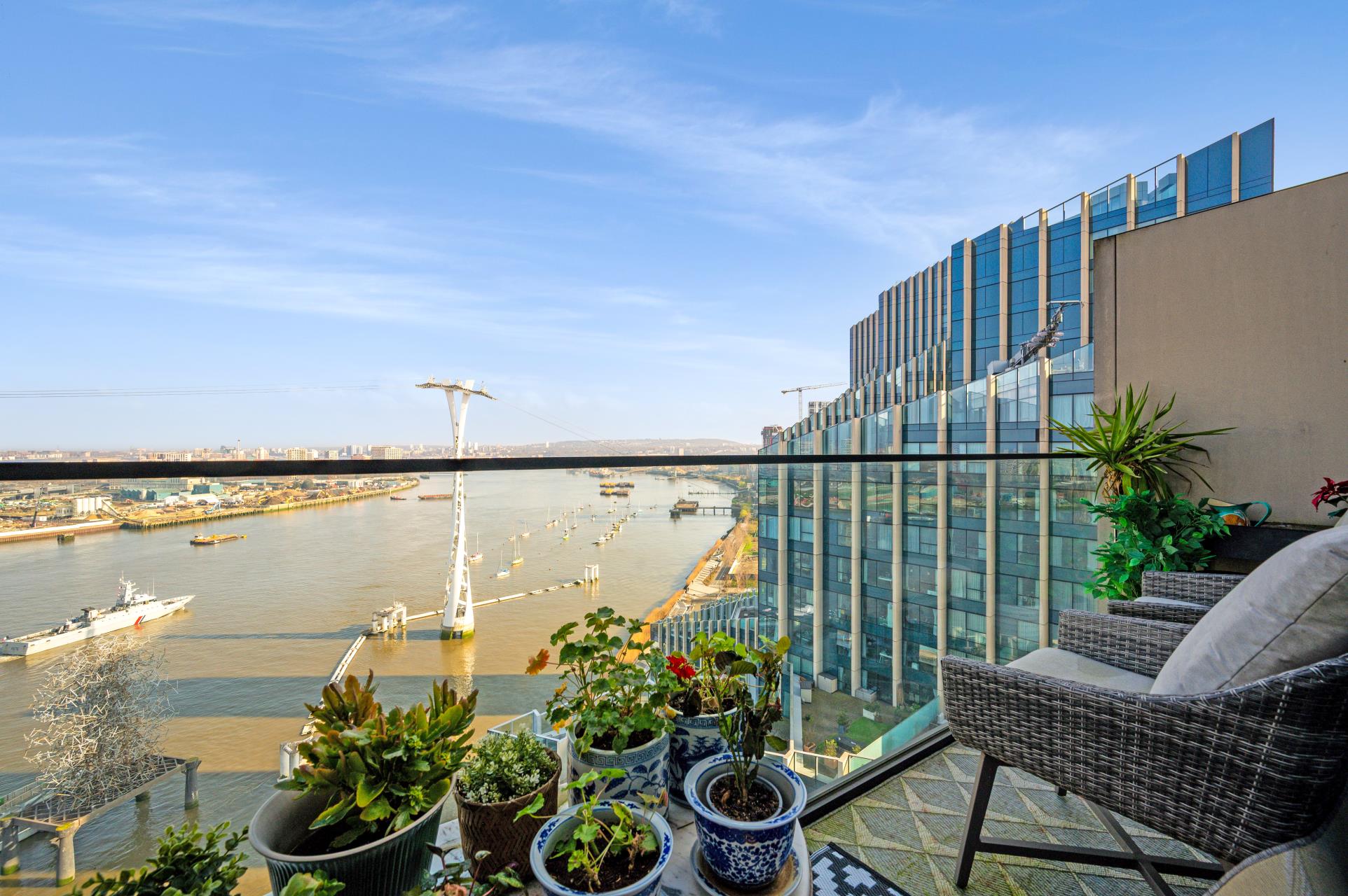 3 bedroom flat for sale 0