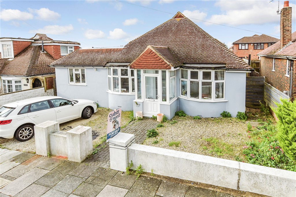 3-bed other on Baywood Gardens Woodingdean, Brighton, £425,000