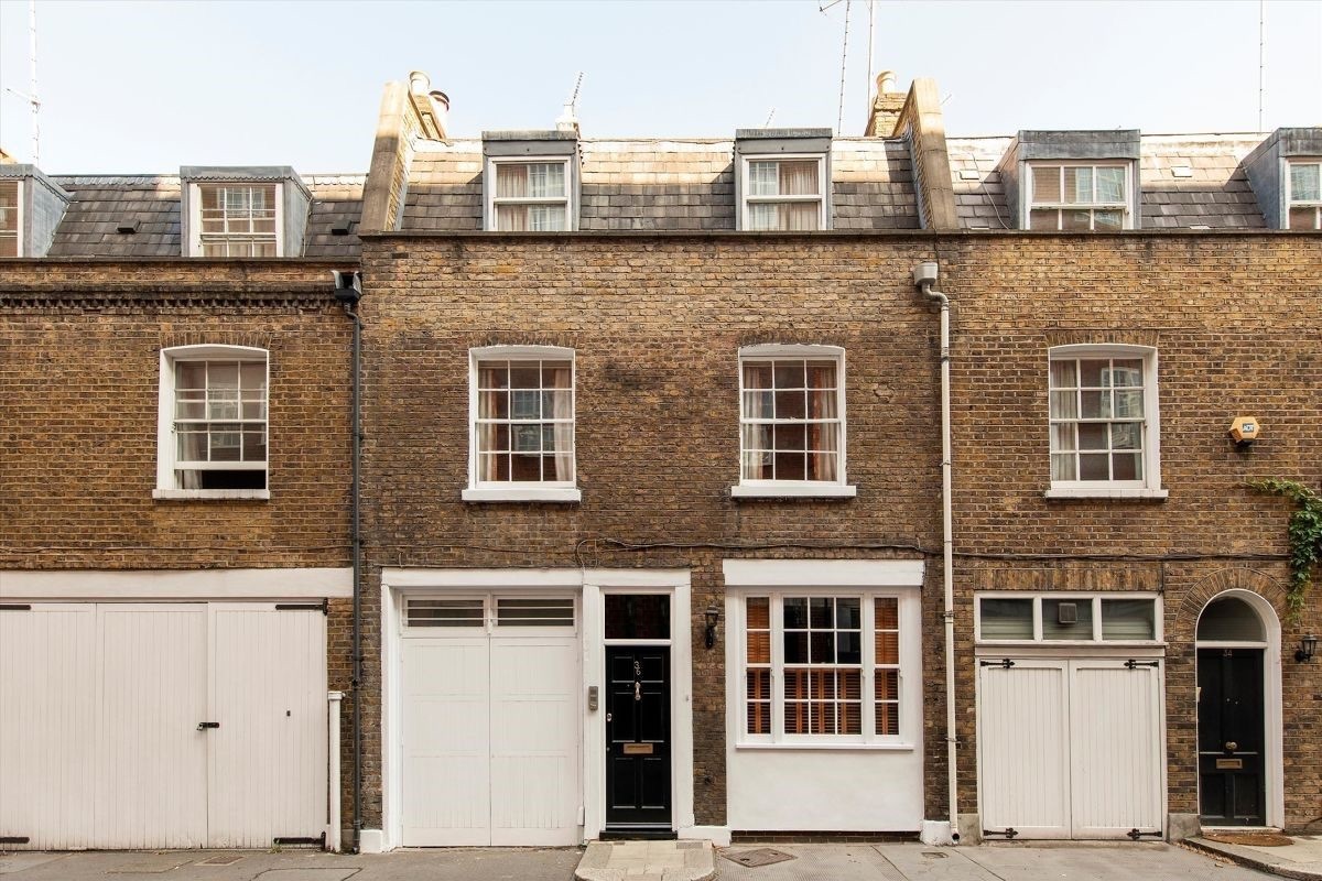 3 bedroom mews house for sale 0
