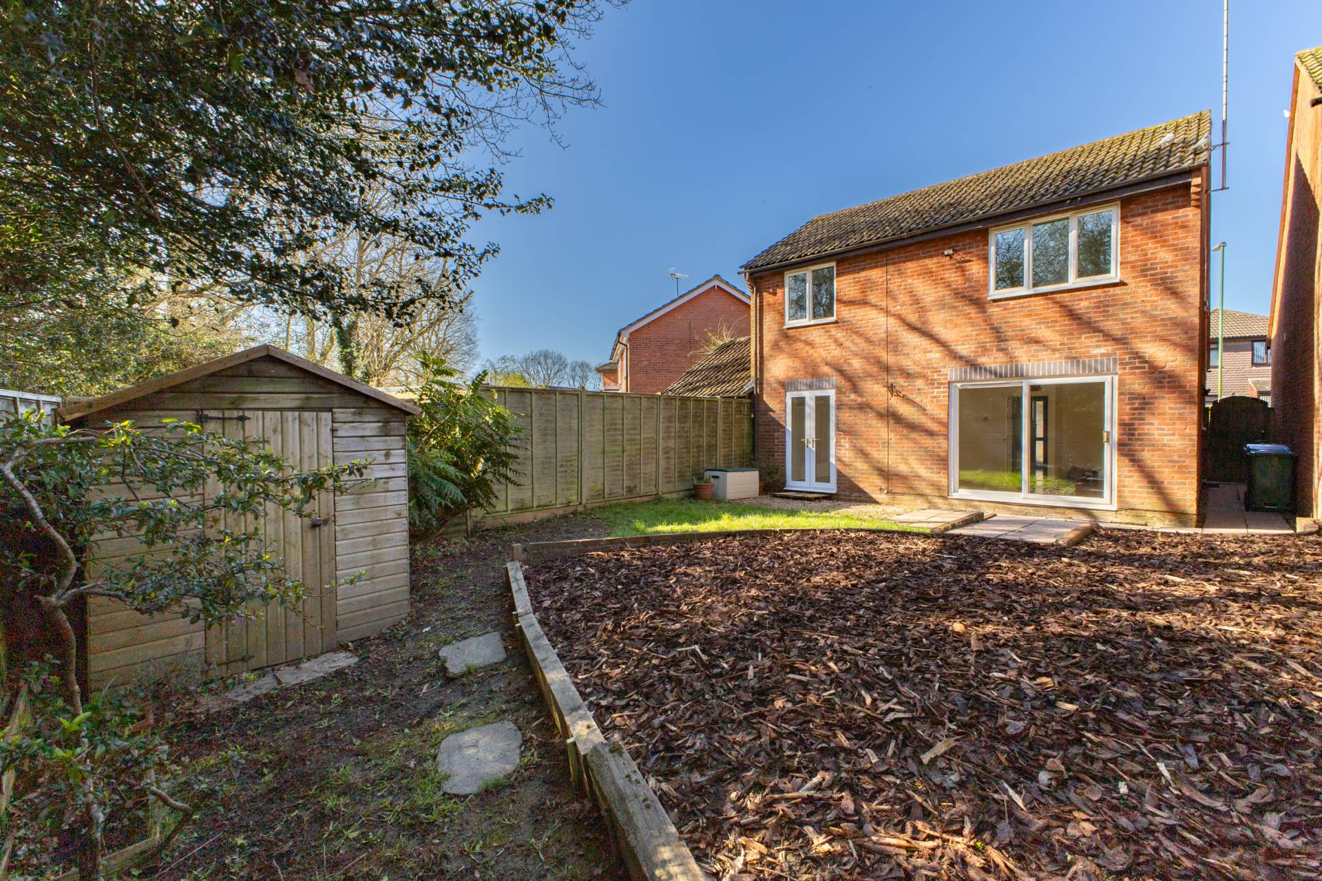 70, Camelot Close, Horsham photo 3