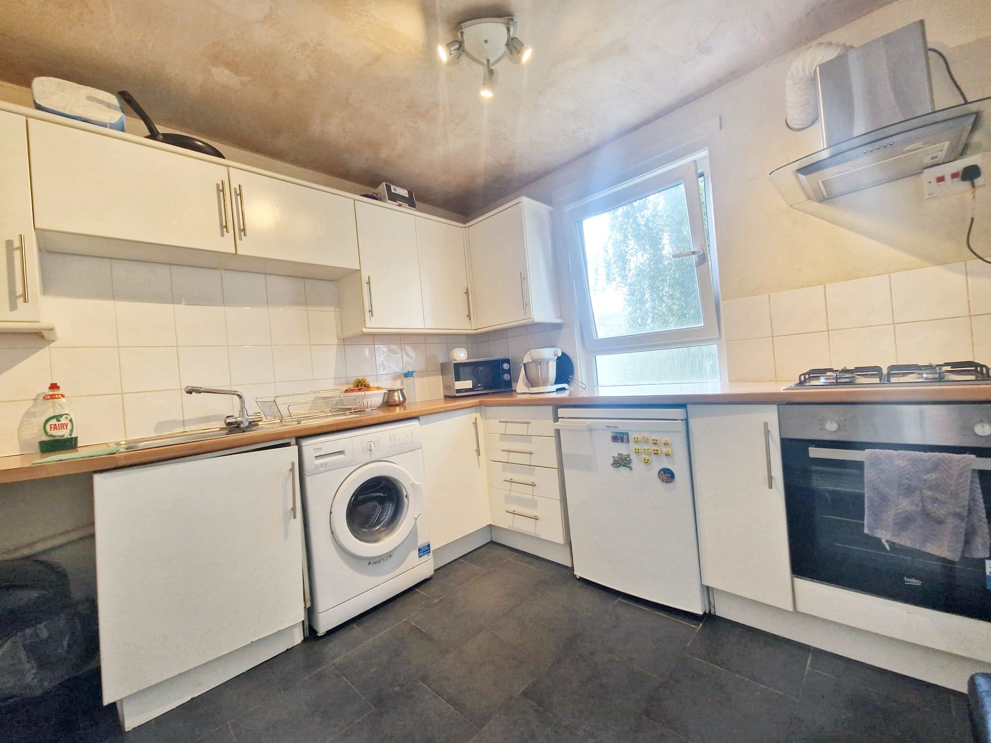 35 The Dukeries, Gloucester photo 4