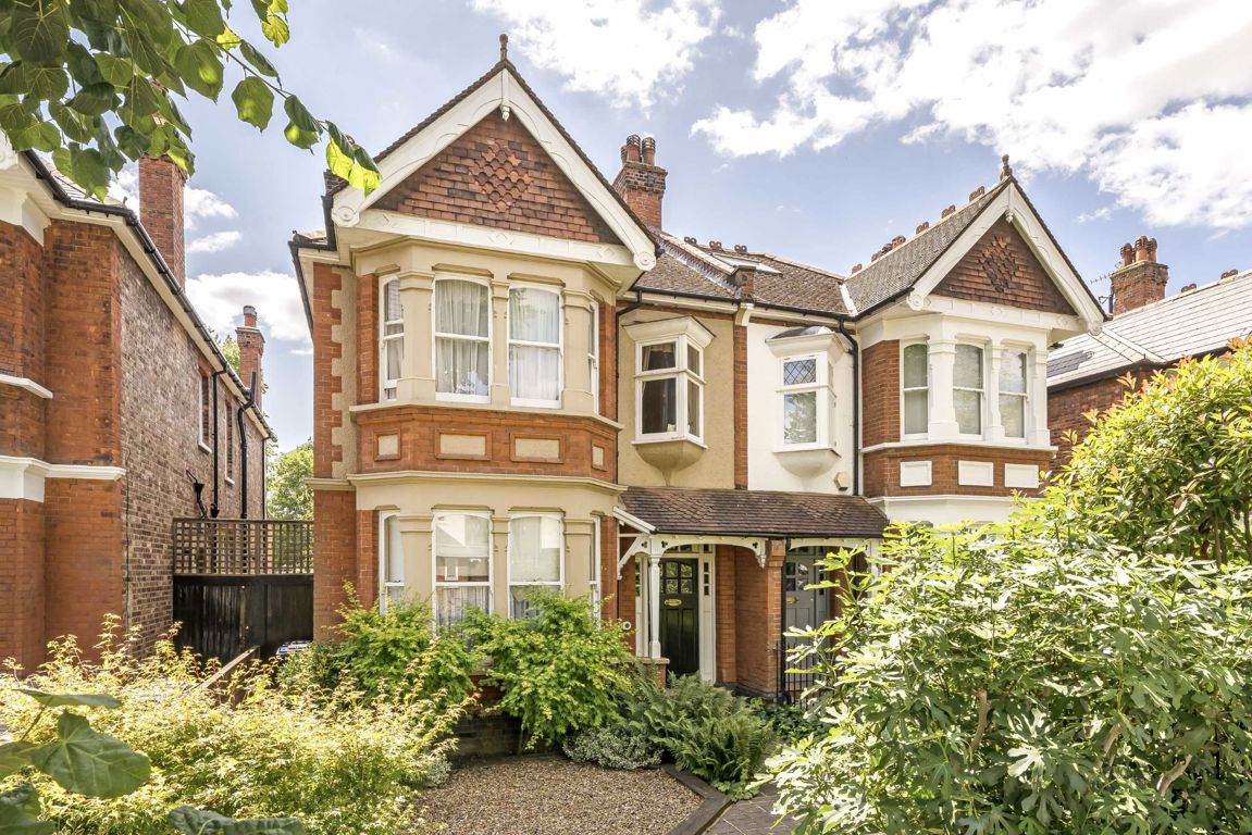 6 bedroom semi-detached house for sale 0