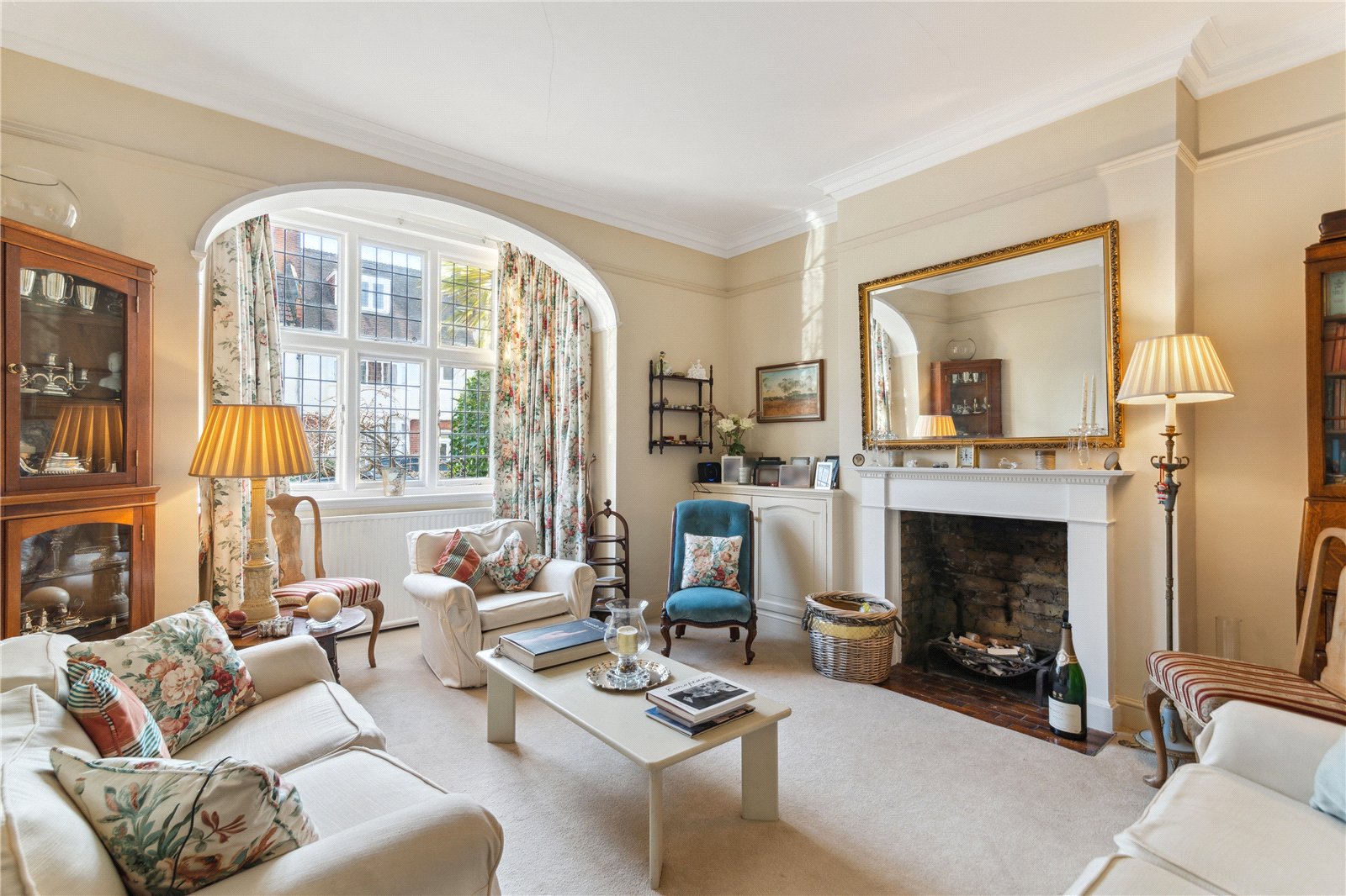 6 bedroom detached house for sale