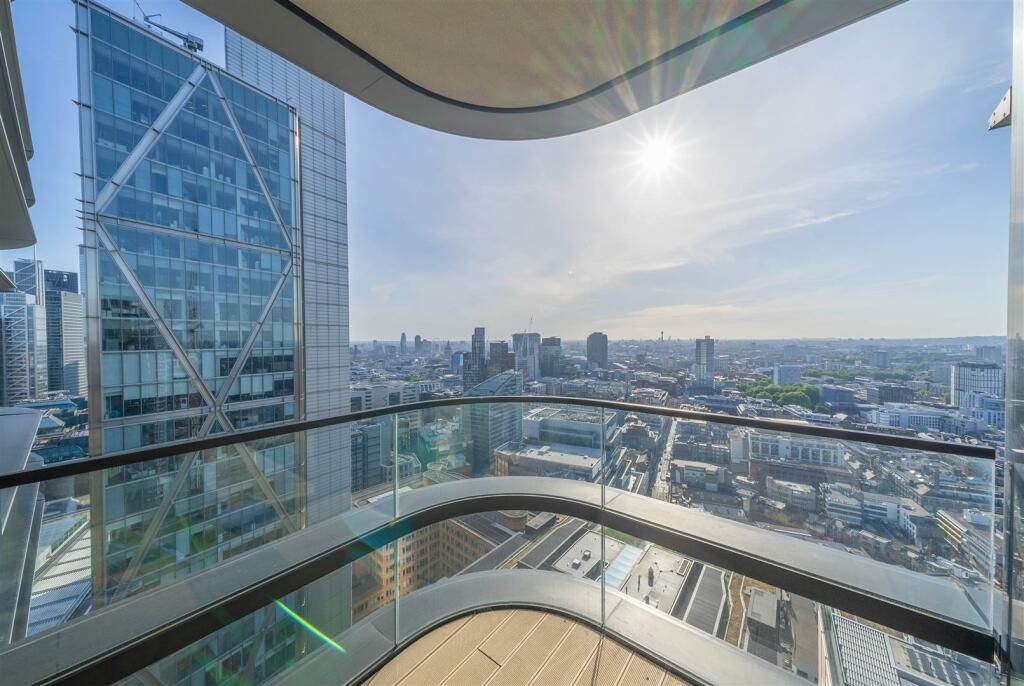 3 bedroom flat for sale 0