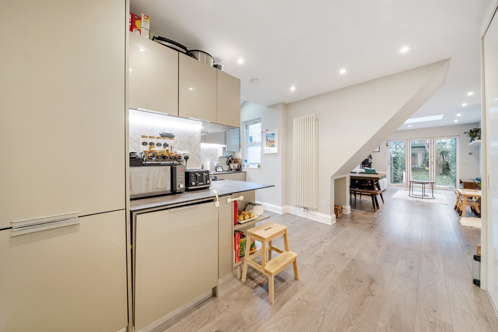 2 bedroom flat for sale 0