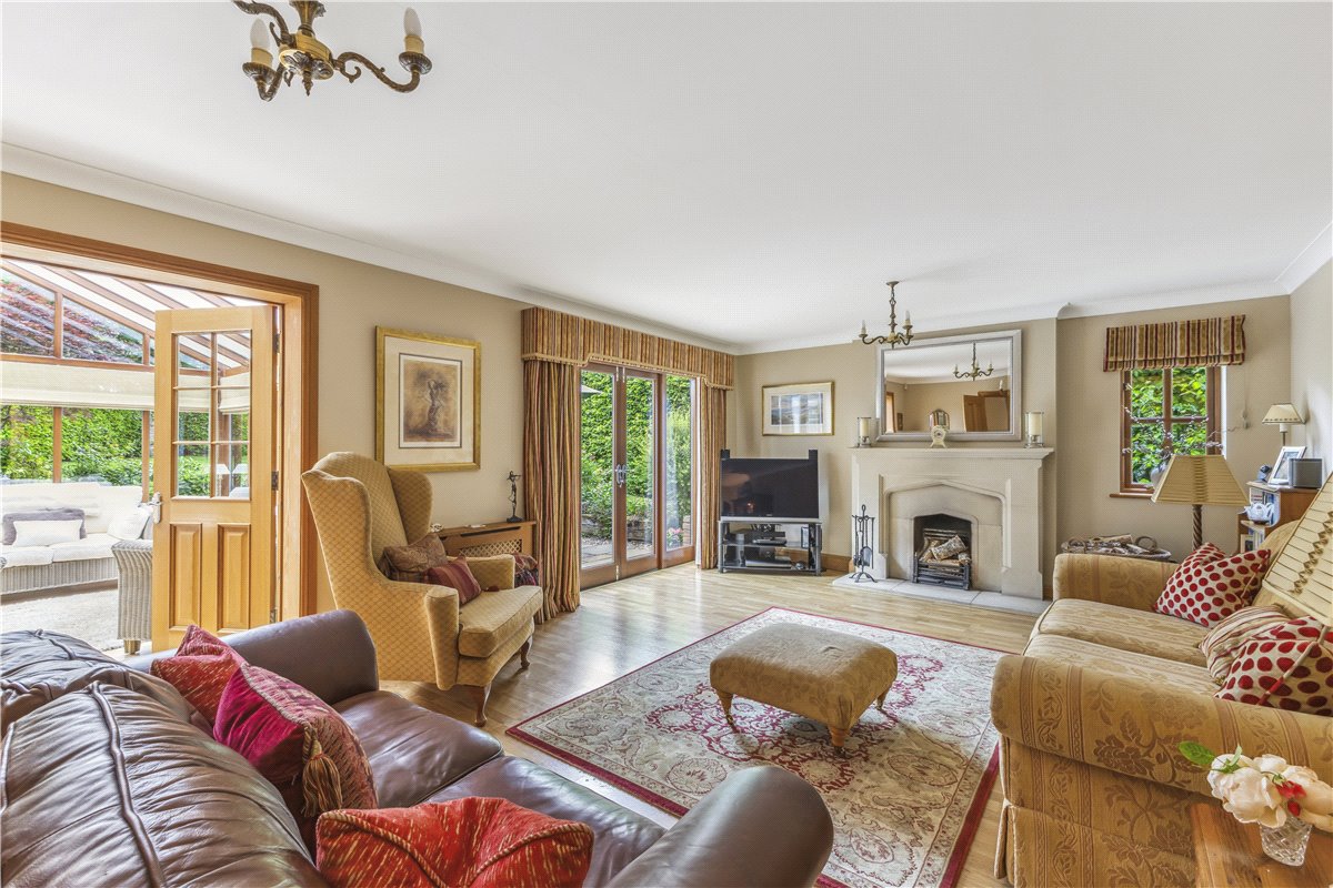 5 bedroom detached house for sale 0