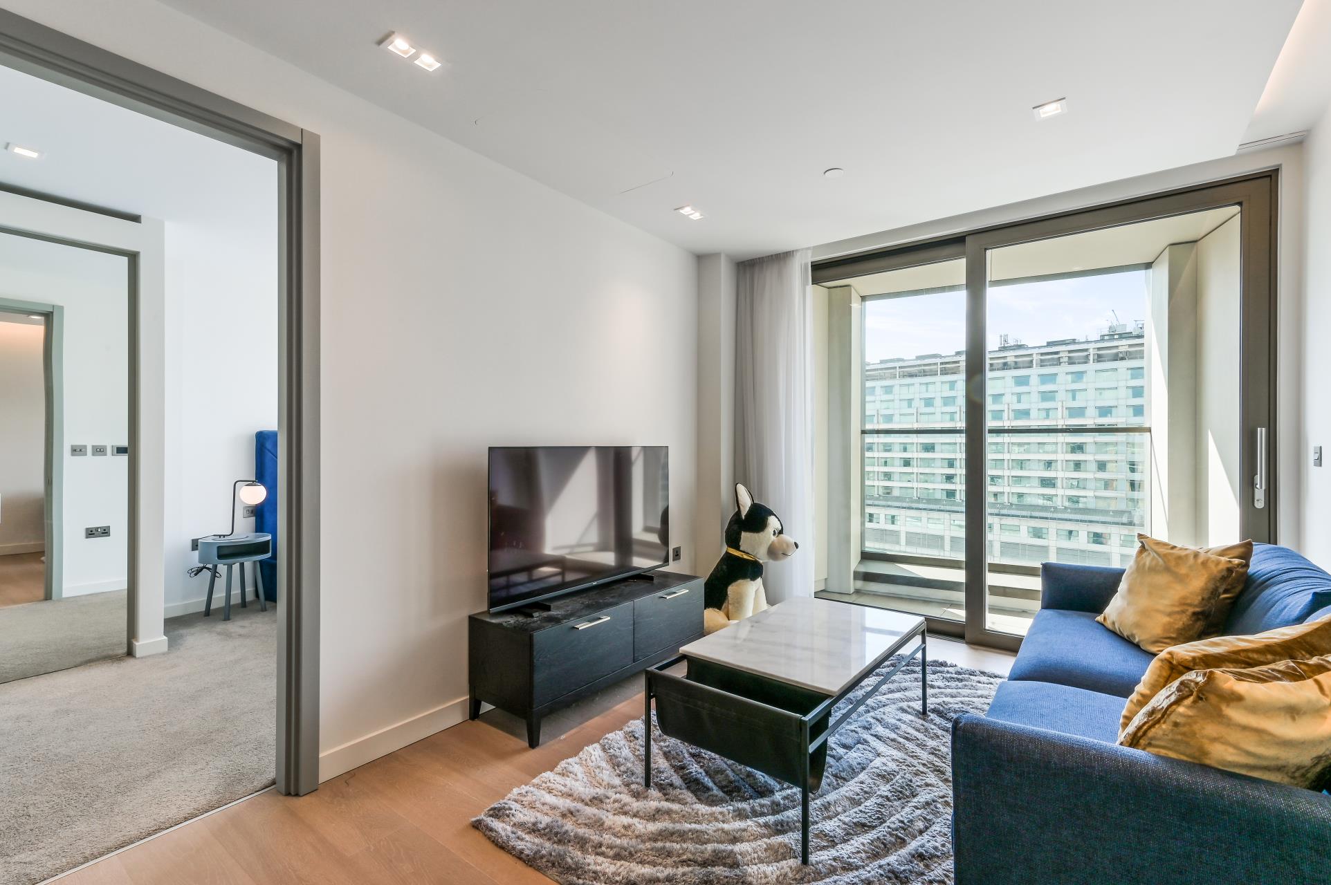 605 Westmark Tower 1, Newcastle Street, London photo 5