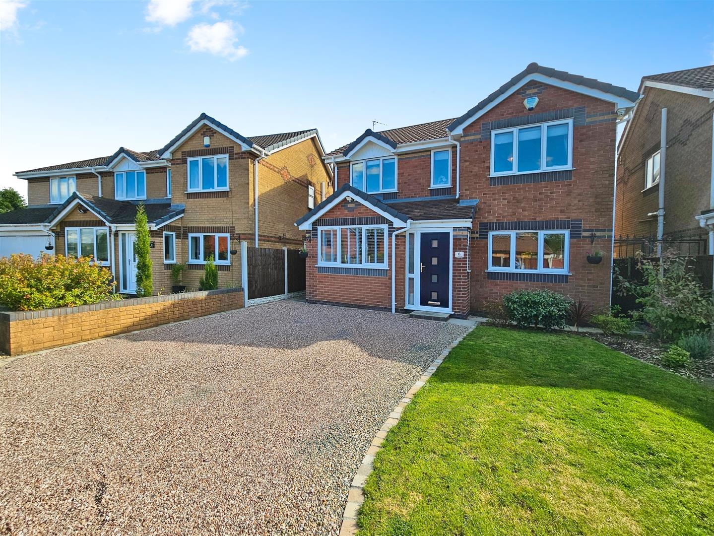 4-bed house on 6, Farm Lea, Ball Green, £290,000