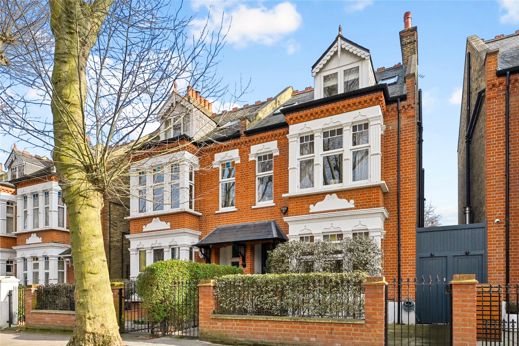 4 bedroom flat for sale