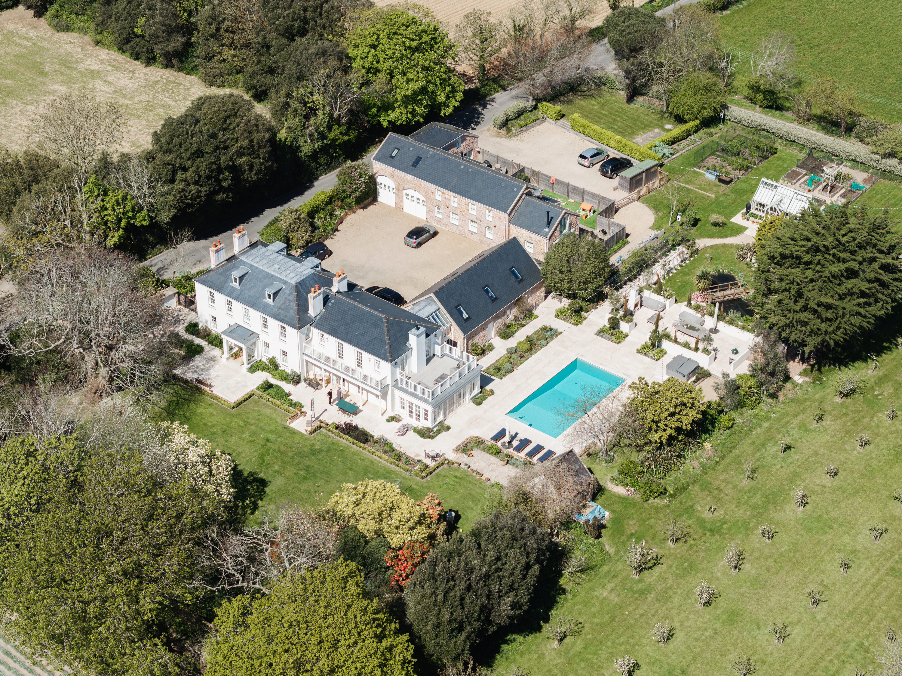 12 bedroom detached house for sale 0