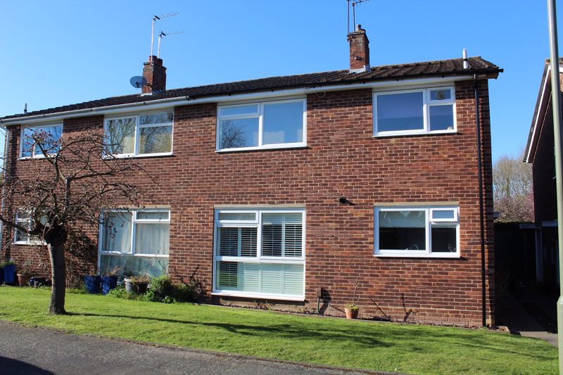 Free property report 44 Warwick Gardens, Thames Ditton, KT7 0RB Chimnie