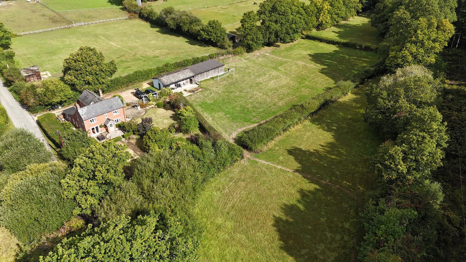 4 bedroom equestrian property for sale 0