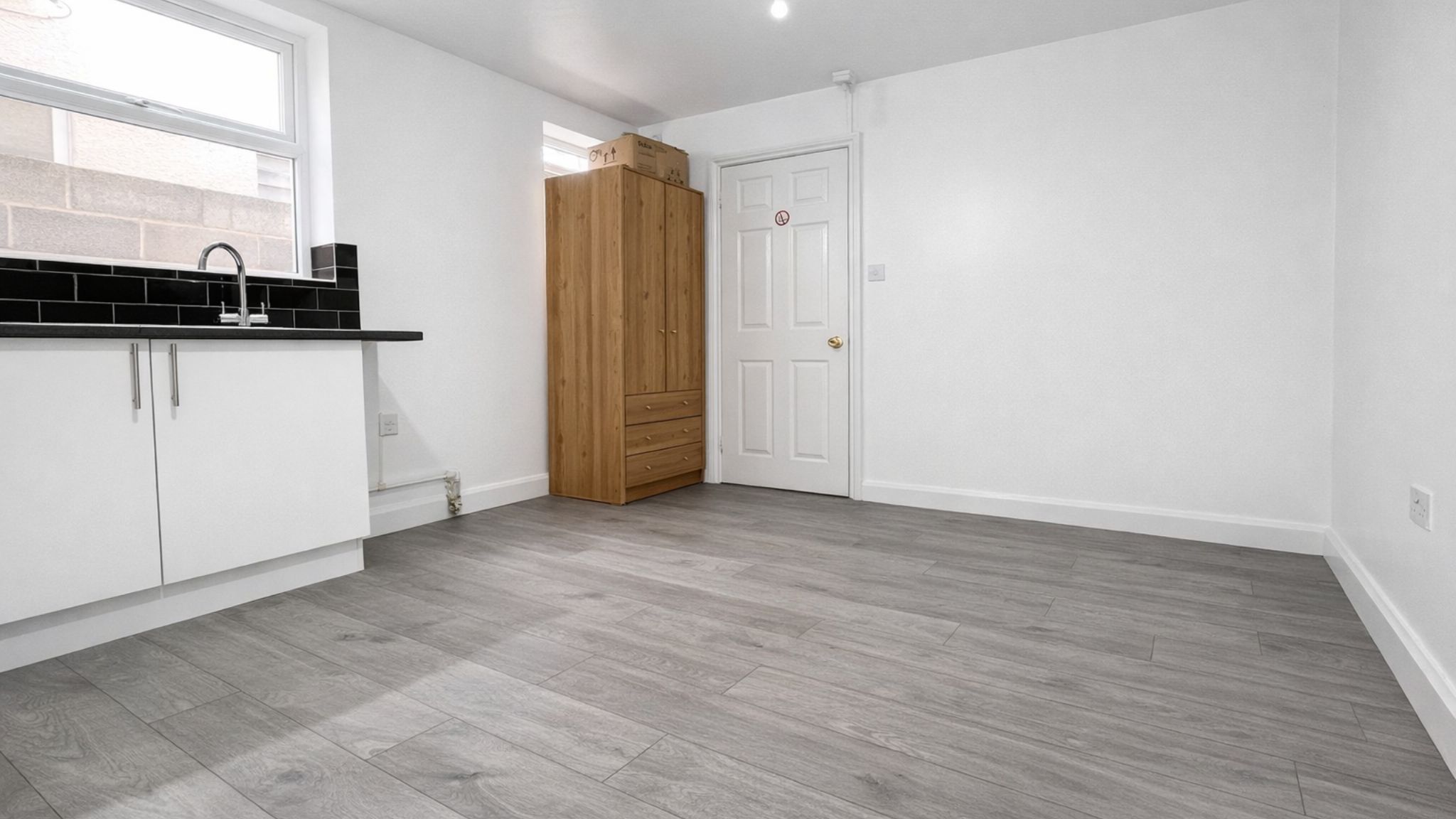 Room 2 148 Wickham Lane, London photo 5