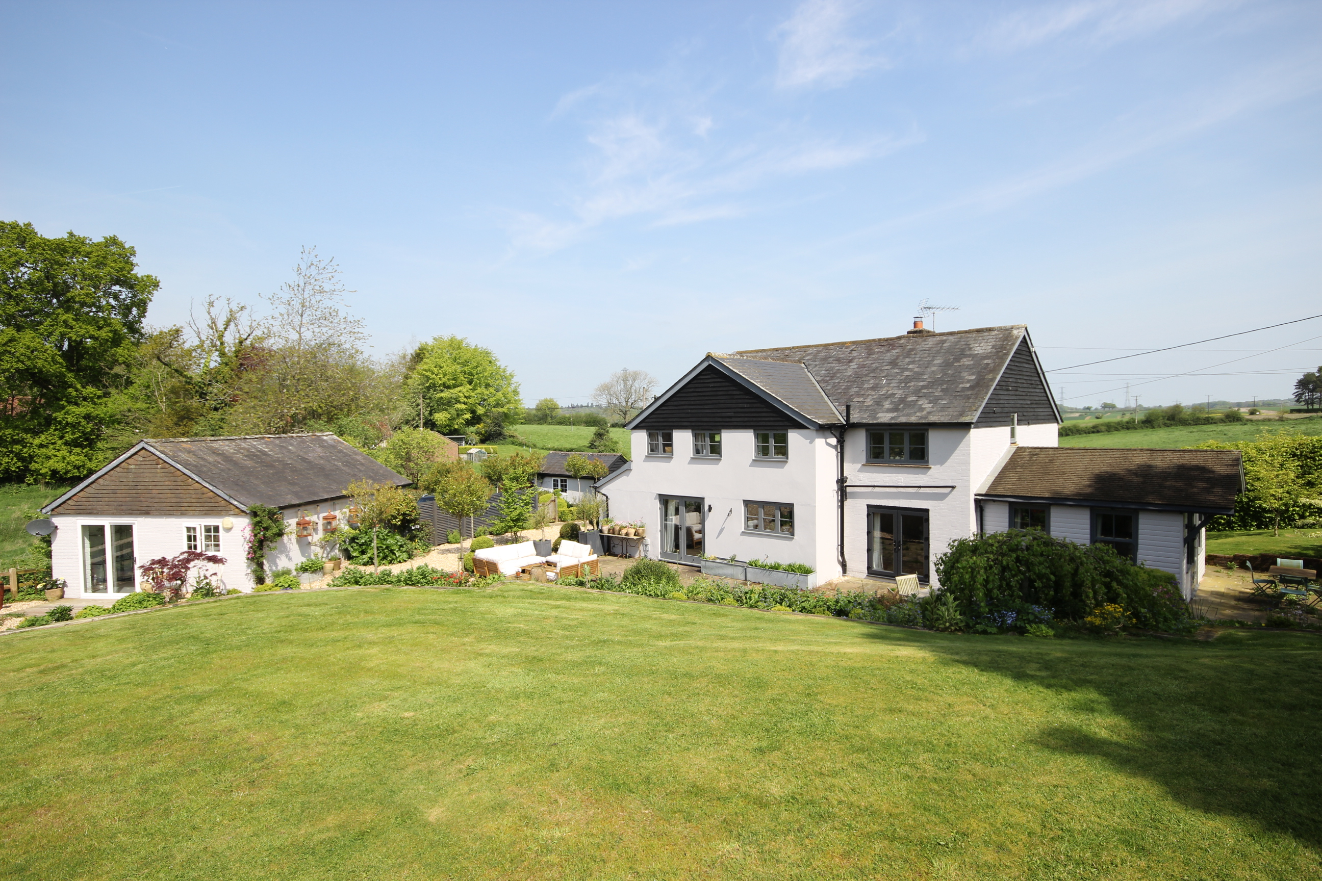 4 bedroom detached house for sale 0