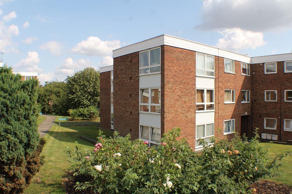 Kestrel Court, 2, Bembridge Gardens, Ruislip photo 2