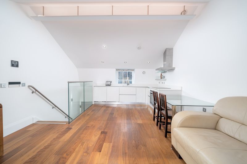 Flat G, 165, Gray's Inn Road, London photo 4