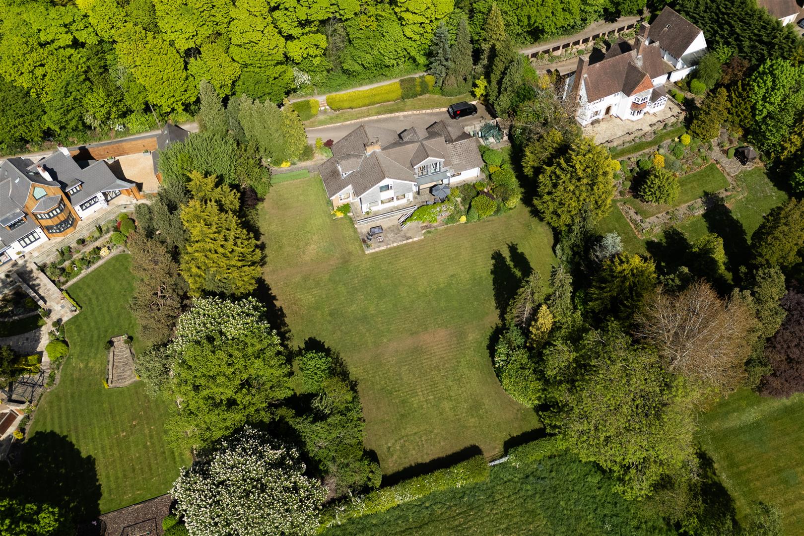 6 bedroom detached house for sale 0