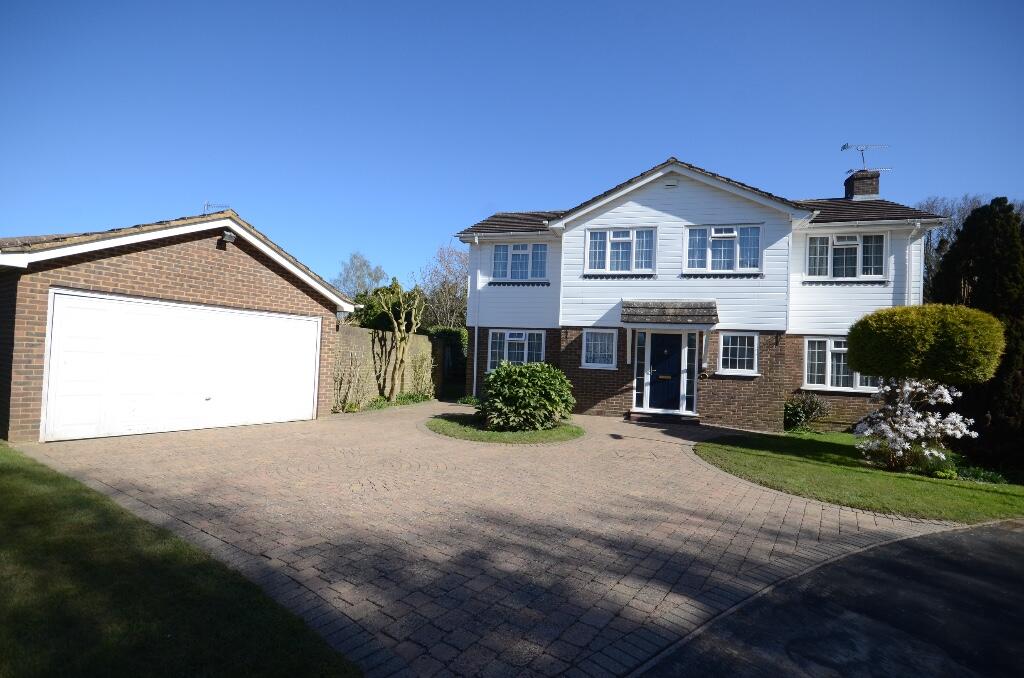 5 bedroom detached house for sale 0
