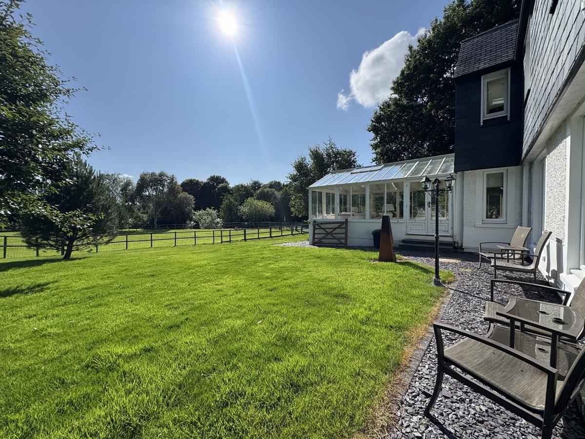 7 bedroom detached house for sale 0