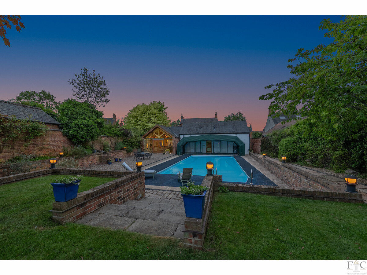 6 bedroom country house for sale 0