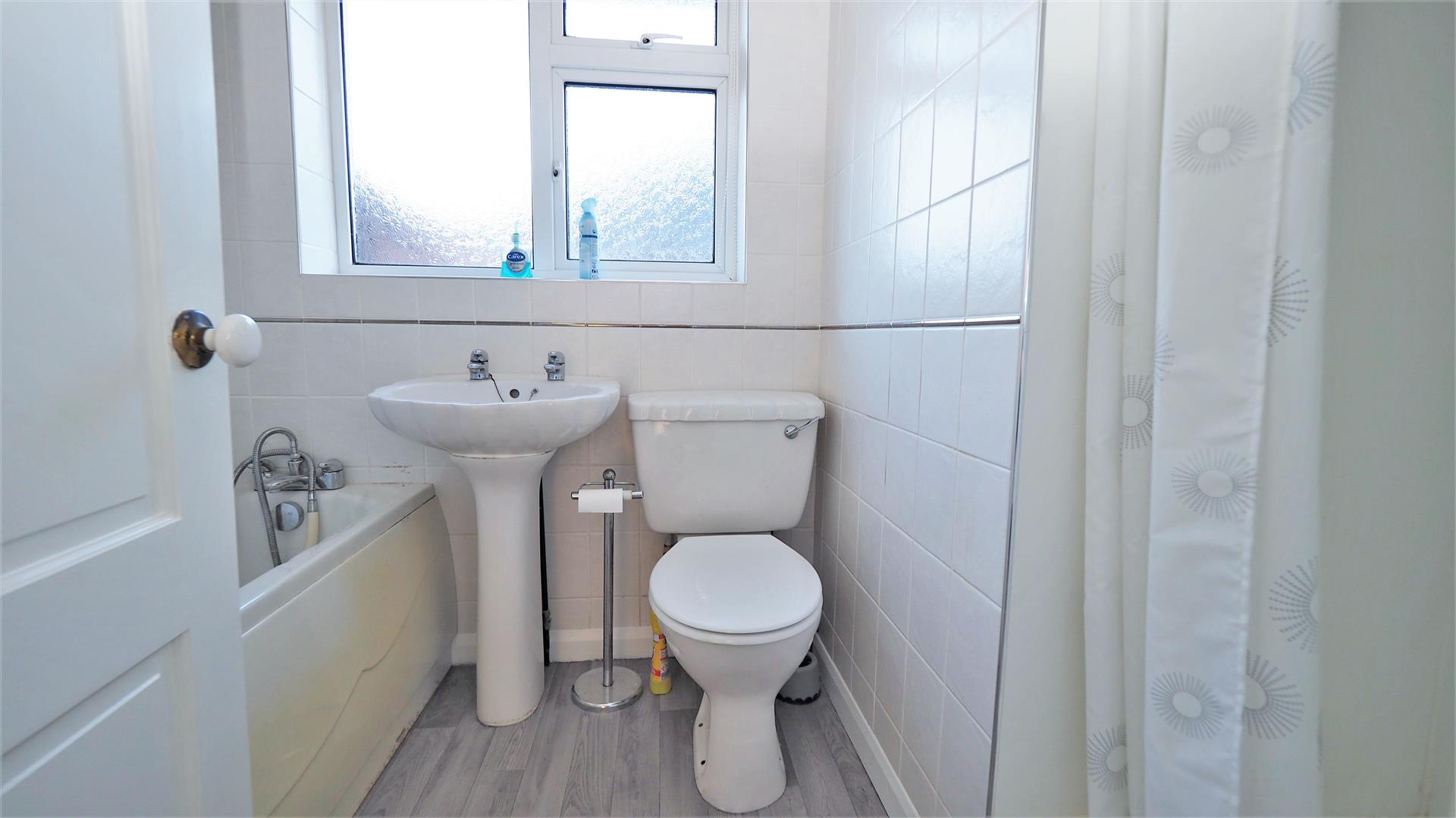 Photos of Bramley Crescent, Bearsted, Maidstone ME15 62738727