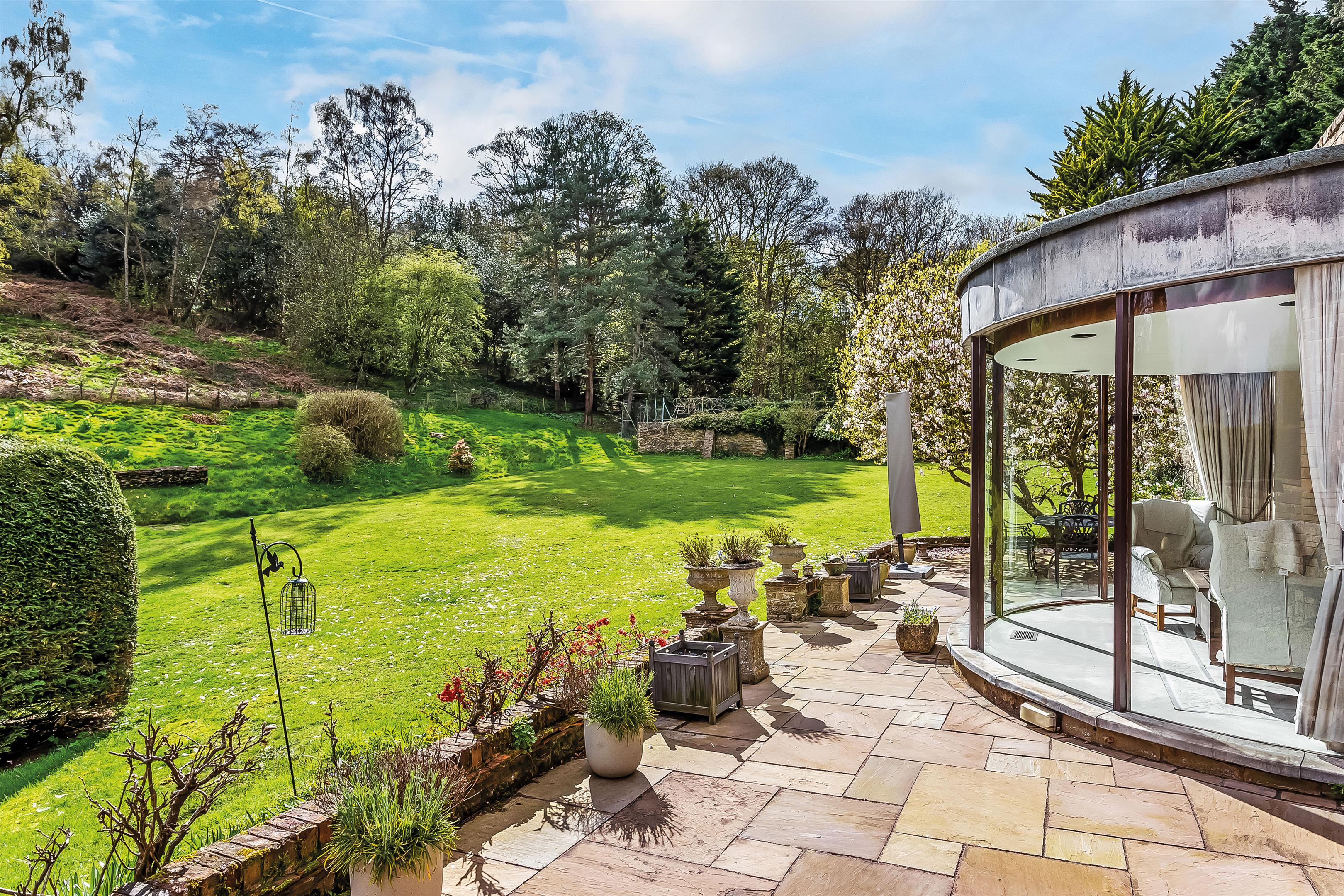 5 bedroom detached house for sale 0