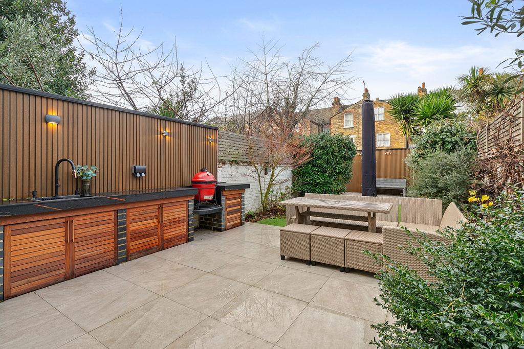 4 bedroom property for sale 0