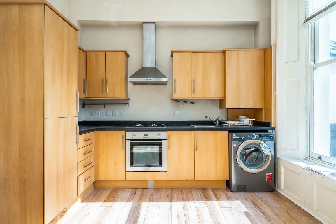 Flat 8, Ashgrove House, 65-67, Woodlands Road, Isleworth photo 4