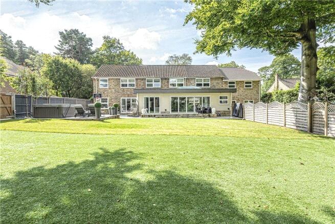 5 bedroom detached house for sale 0