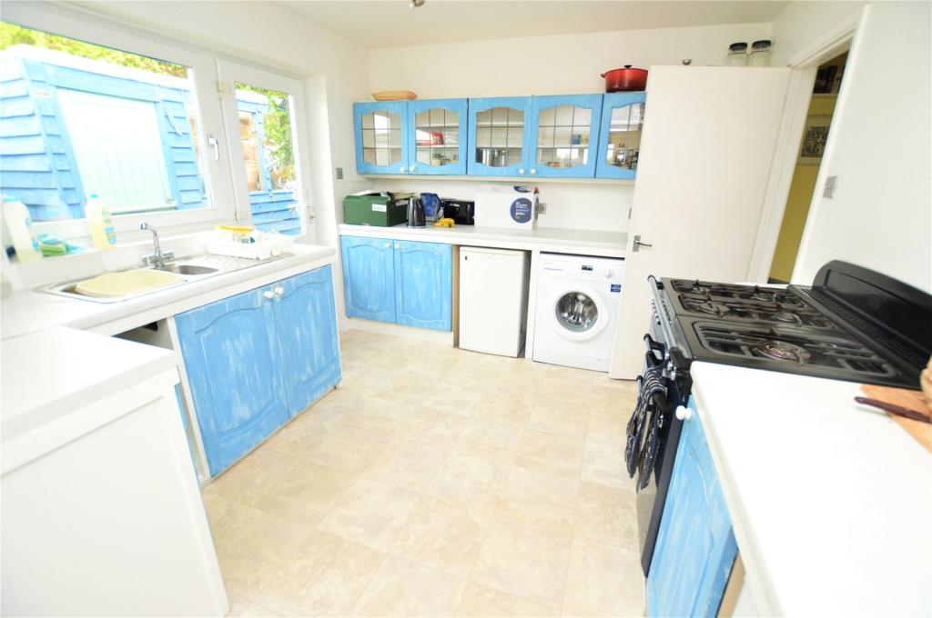 Free property report 28 Oaklands Park, Buckfastleigh, TQ11 0BW Chimnie