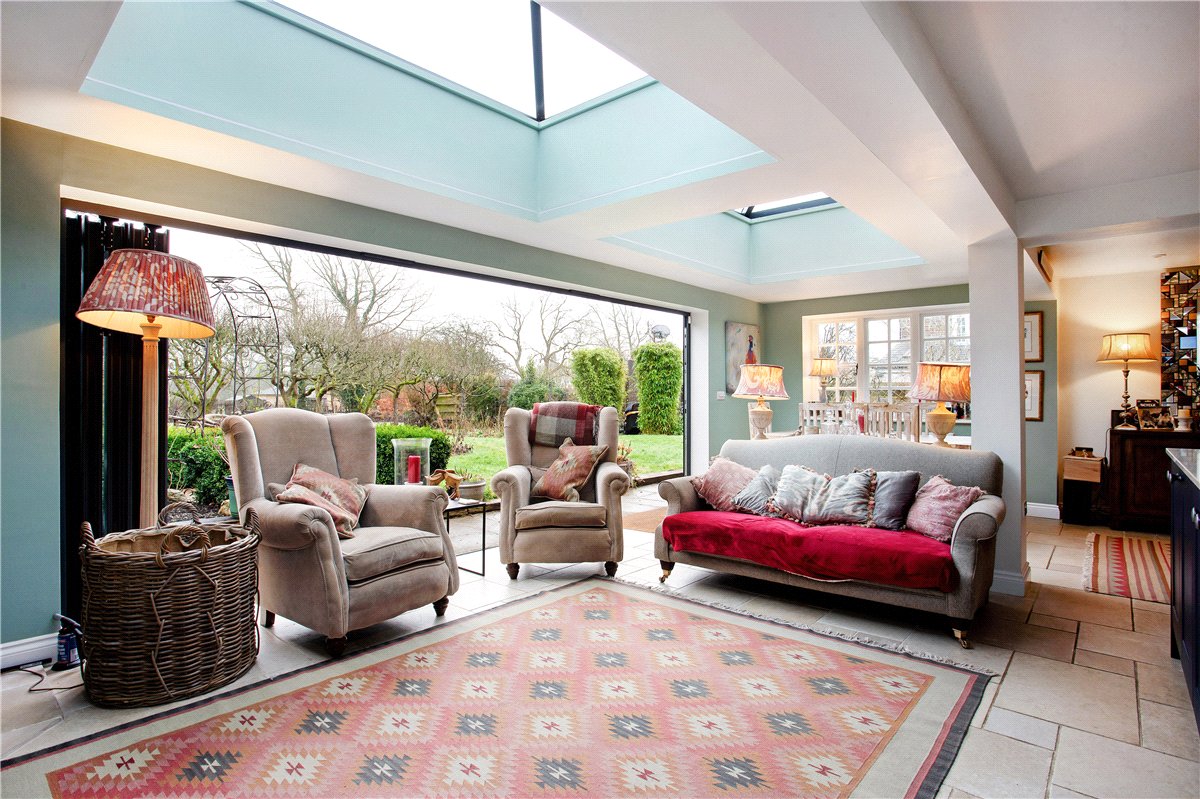 4 bedroom detached house for sale 0