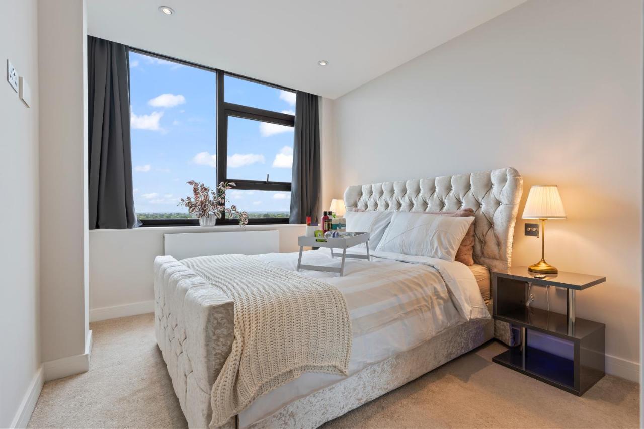 Flat 40, Staines Road West, Sunbury-On-Thames, Surrey TW16, Sunbury on Thames photo 2