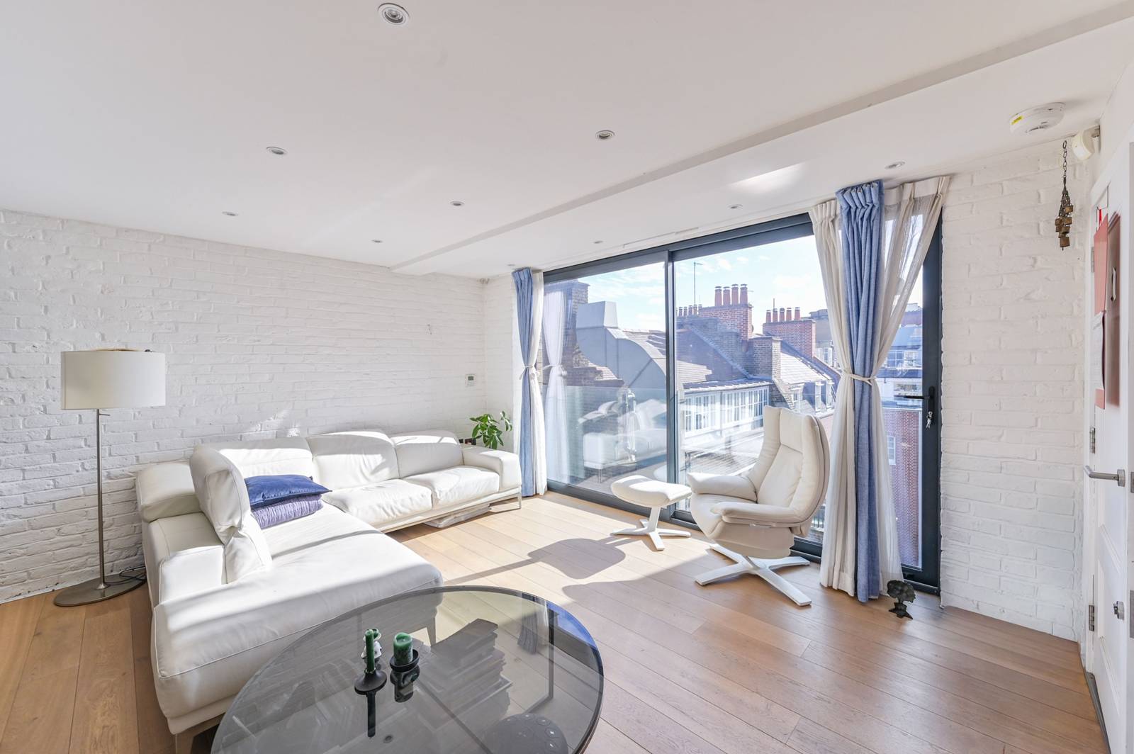 3 bedroom flat for sale 0