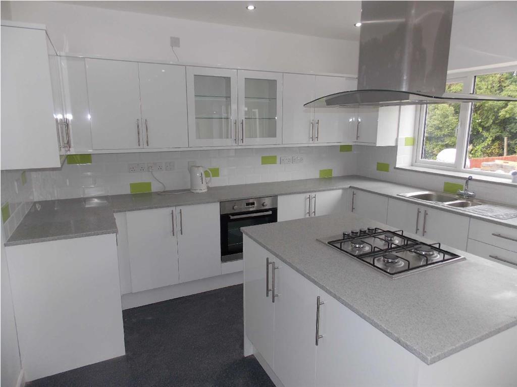 28, PONTYCLUN photo 4