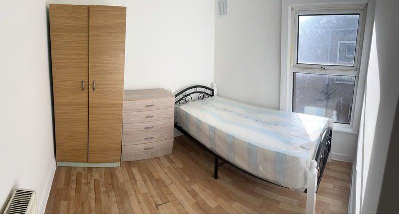 81M, Chobham Road, London photo 5