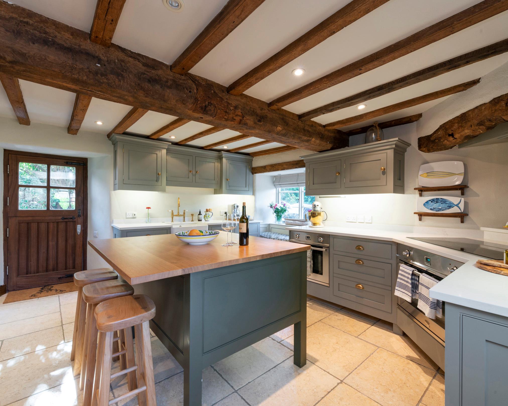 5 bedroom detached house for sale 0