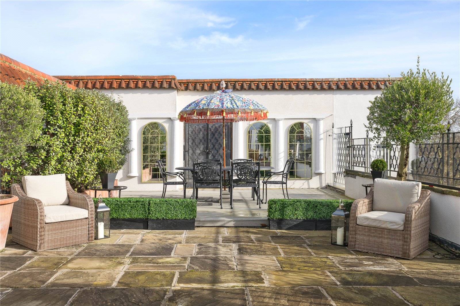 5 bedroom flat for sale 0