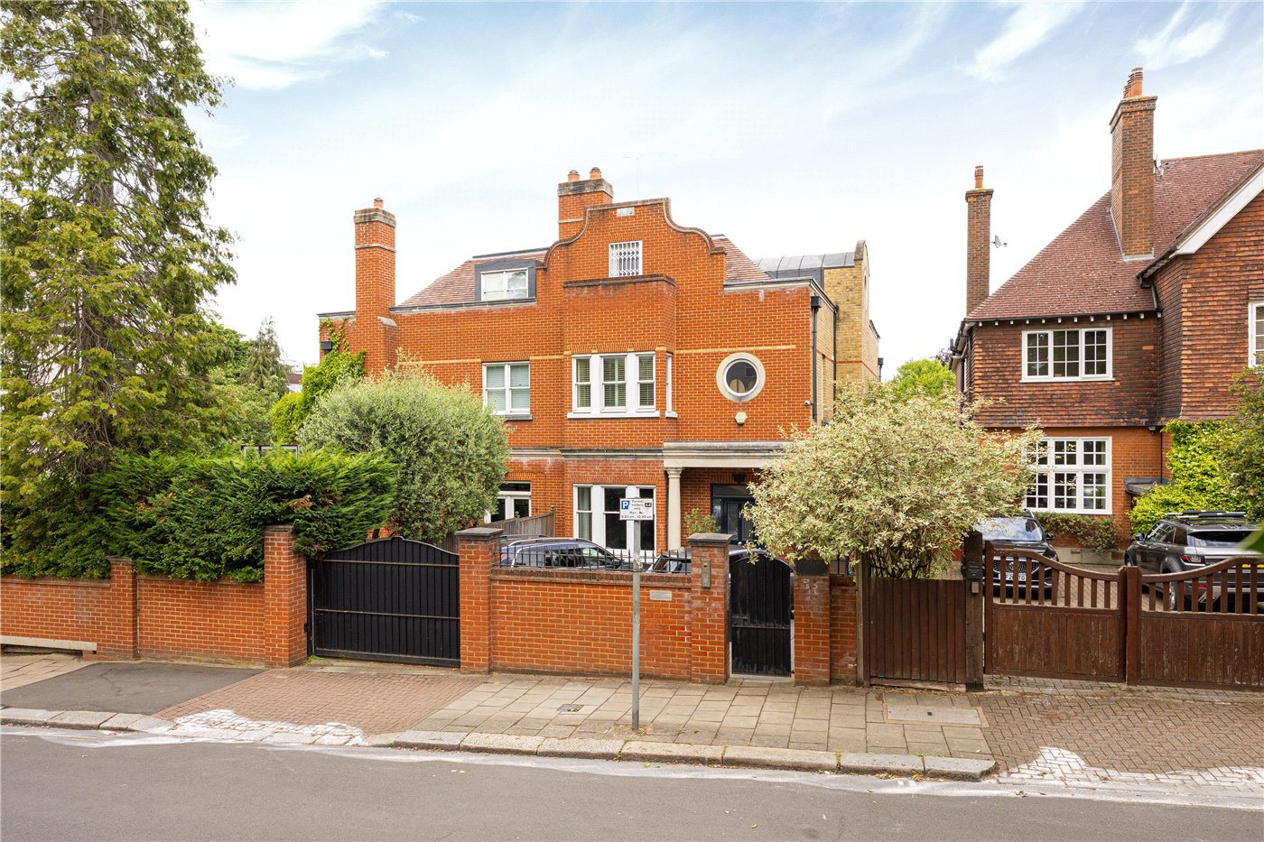 5 bedroom semi-detached house for sale 0