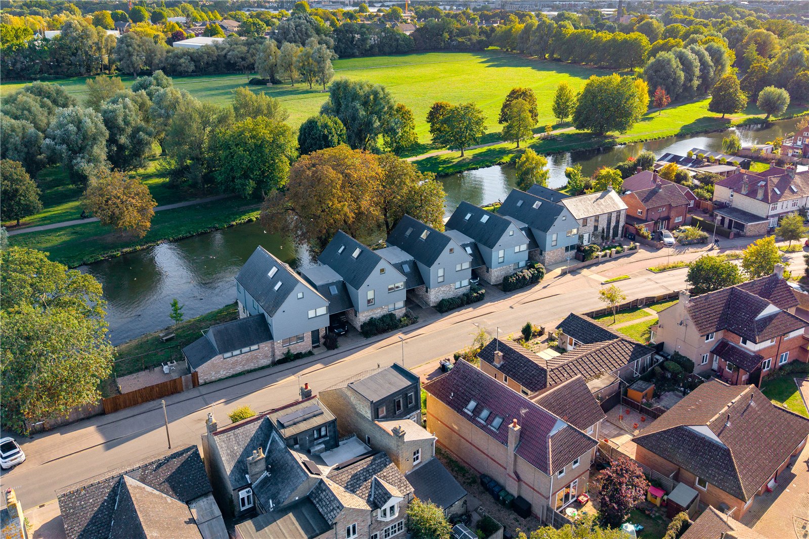 5 bedroom detached house for sale 0