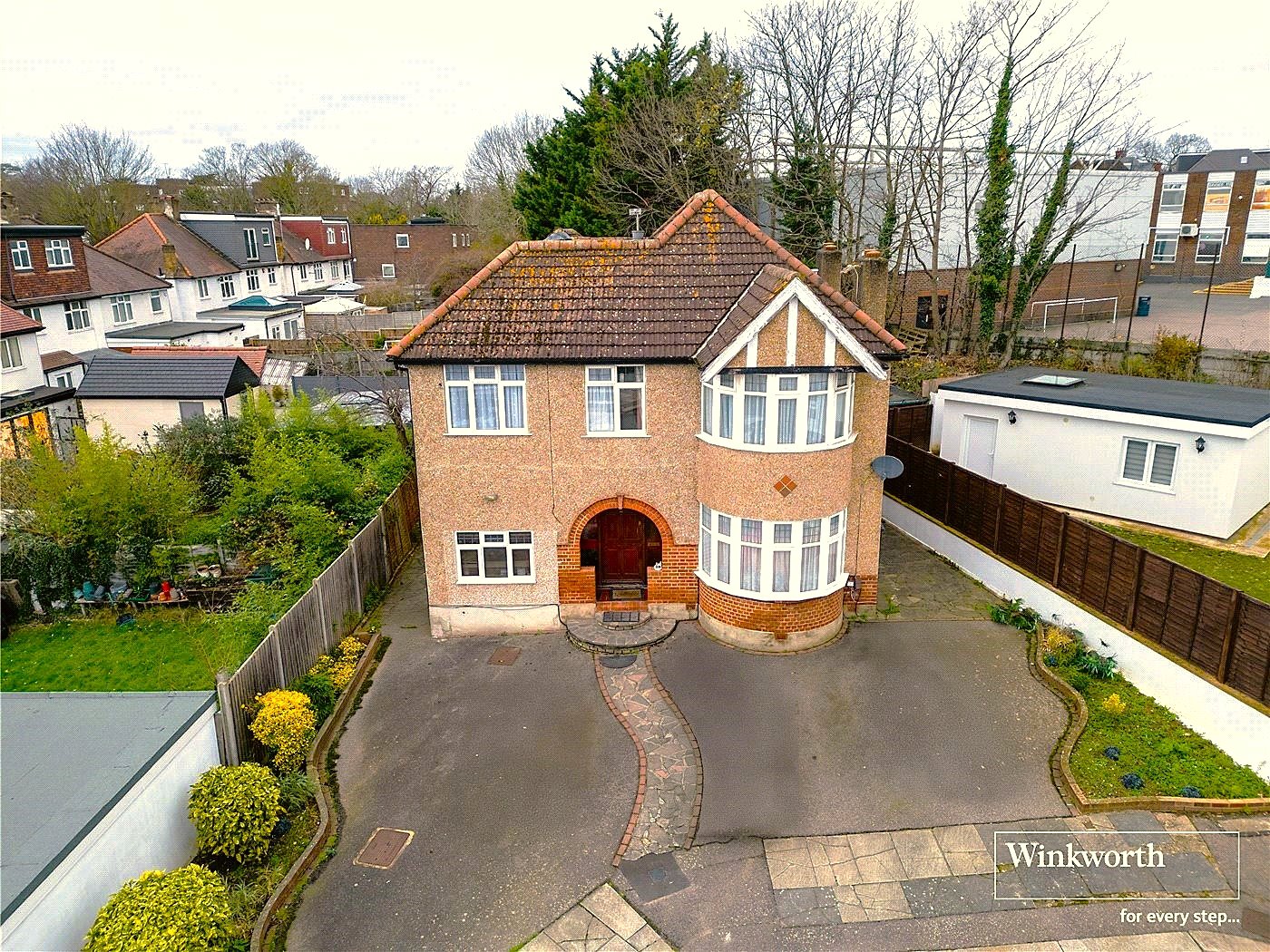 7 bedroom detached house for sale 0