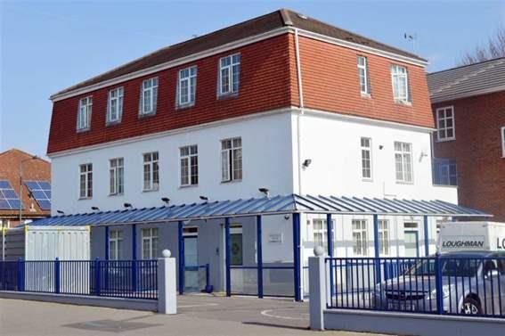 Flat 13, Moatfield House, Dartford photo 5
