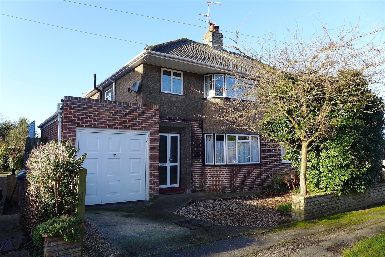 Free property report 3 Oaklands Way, Hildenborough, Tonbridge, TN11 9DA