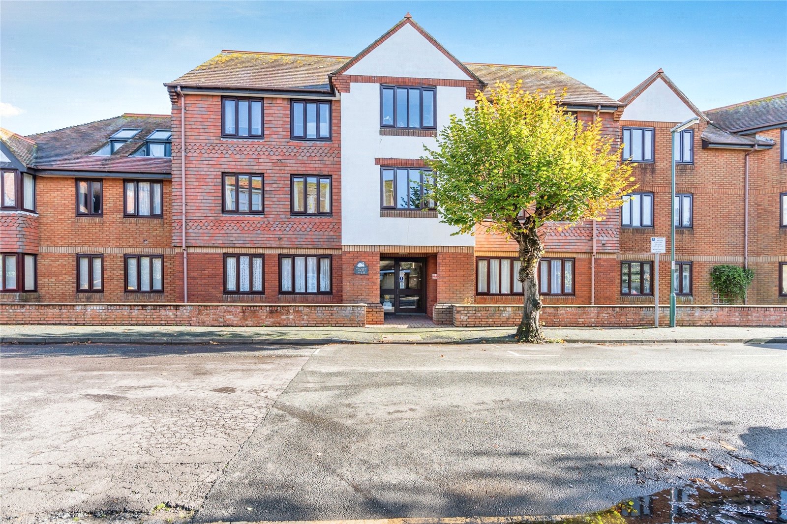 2-bed flat on Flat 63, Sovereign Court,, Campbell Road, West Sussex, £95,000
