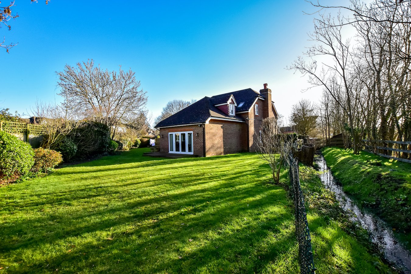 5 bedroom detached house for sale 0