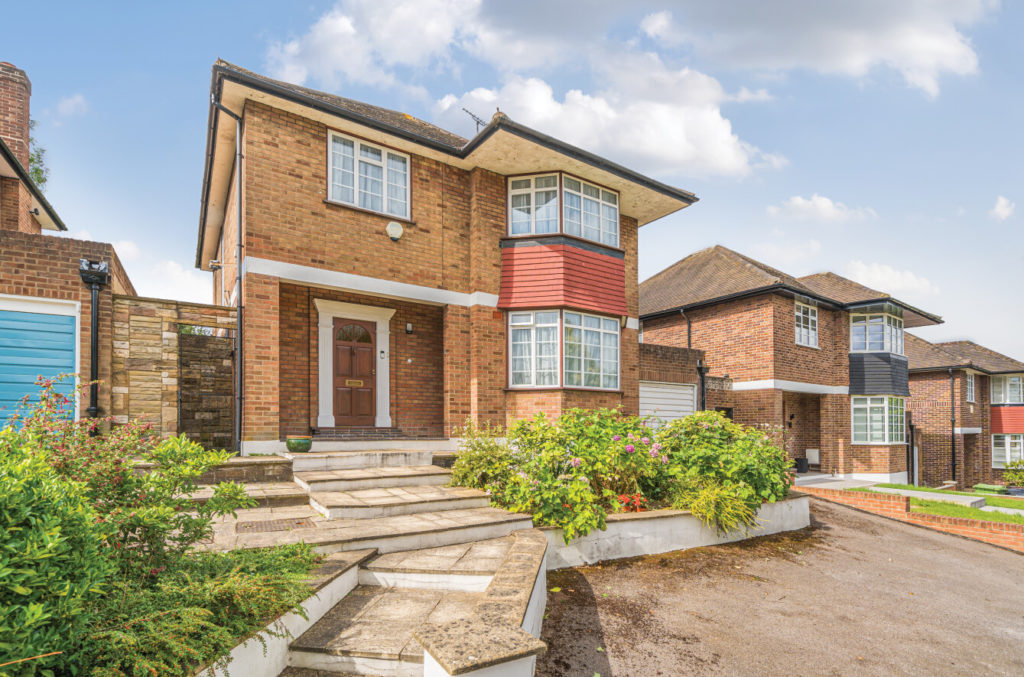 4 bedroom detached house for sale 0