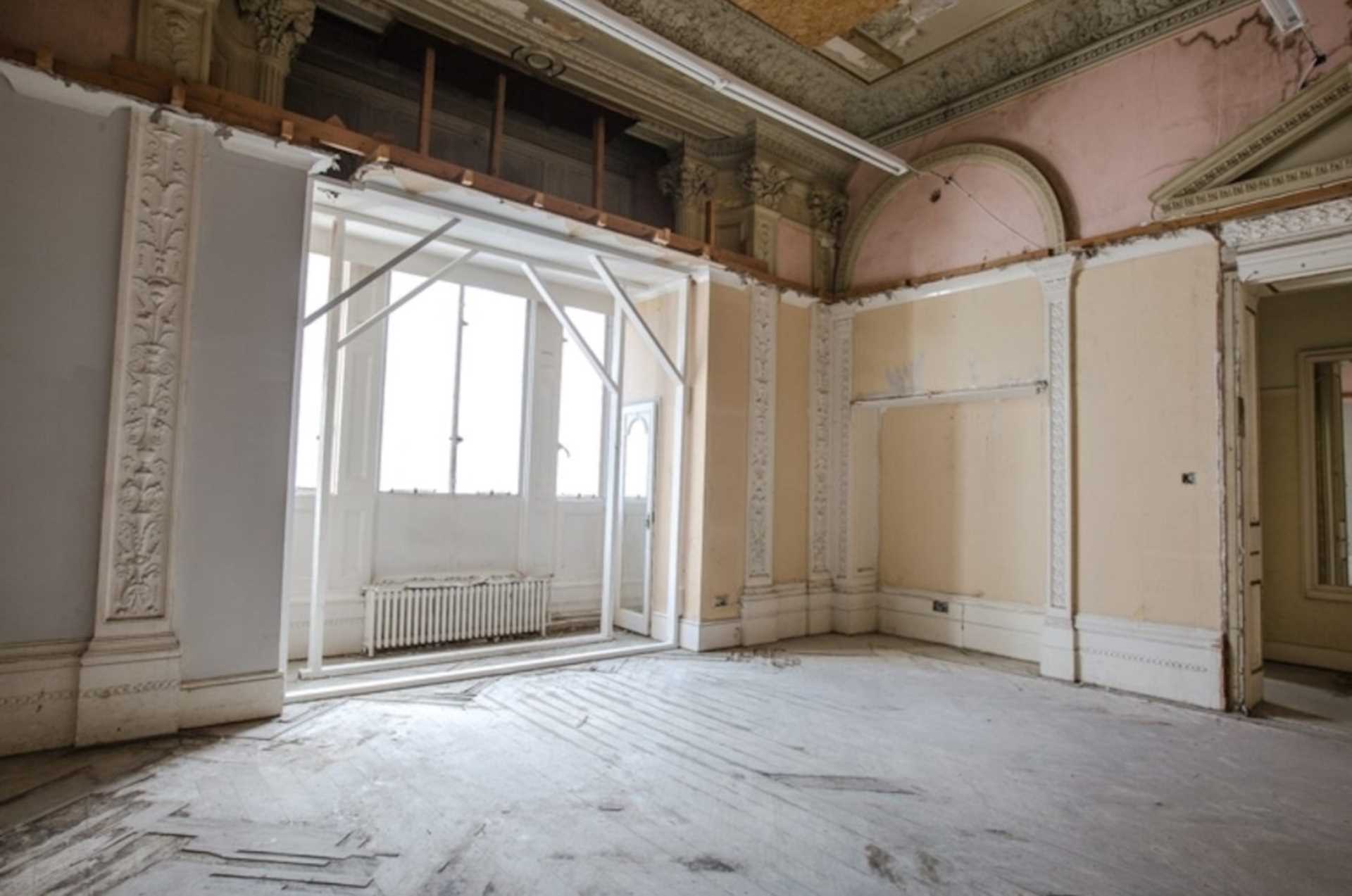 6 bedroom semi-detached house for sale 0